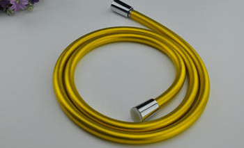 怎么更換家里的大口徑淋浴噴頭軟管？