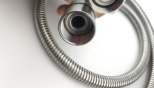 金屬淋浴管實(shí)用性強(qiáng)，選擇時(shí)遵循這些原則！