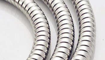 伸縮淋浴管漏水怎么回事？怎么解決？